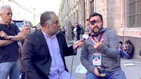 VIDEO: Un ‘youtuber’ mexicano le desea “de todo corazón” a una reportera que “reciba un balazo”