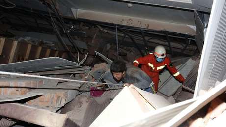 VIDEOS, FOTOS: Se derrumba en China un hotel usado para la cuarentena del coronavirus