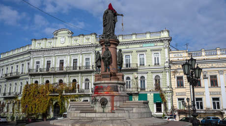 Instalan una valla alrededor del monumento de la emperatriz rusa Catalina II en Ucrania, tras numerosos ataques vandálicos