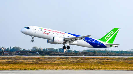 Entregan el primer avión C919, rival ‘made in China’ del Boeing 737 y del Airbus A320