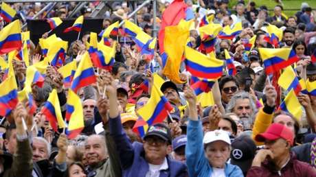 “El cambio no es posible sin el pueblo”: Petro habla a la multitud que apoya las reformas sociales