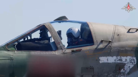 VIDEO: ‘Tanques voladores’ Su-25 rusos atacan posiciones ucranianas