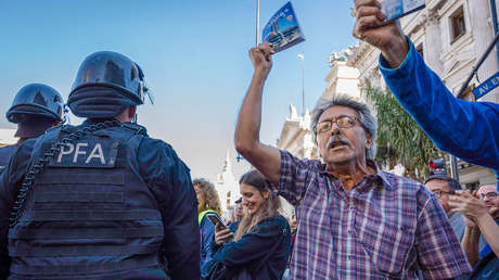 “No les alcanza, pero van a mejorar”: El diagnóstico de Milei sobre los jubilados en Argentina