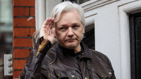 Julian Assange se declara culpable de espionaje