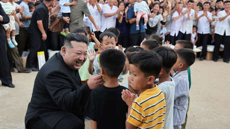 FOTOS: Kim Jong-un visita a los afectados de un región inundada