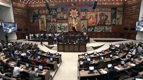 “Sentencia corrupta”: Los juicios políticos encienden una pugna de poderes en Ecuador