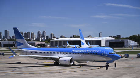 Presidente de Aerolíneas Argentinas rechaza el paro de pilotos que afecta a 15.000 viajeros