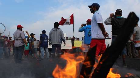 Perú: Transportistas cesan el paro el sábado e instan a una marcha nacional contra el Gobierno