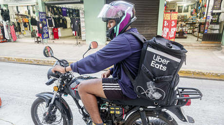 El país latinoamericano que legisla para dar seguridad social a trabajadores ‘uberizados’