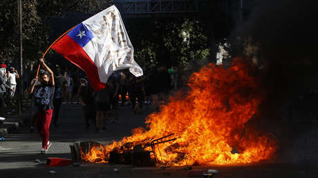 Choques durante protestas por el quinto aniversario del inicio del estallido social en Chile (VIDEOS)