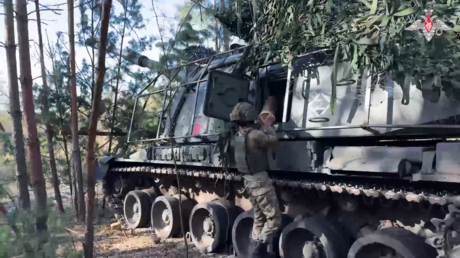 Obuses rusos destruyen posiciones militares ucranianas (VIDEO)