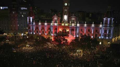 “Gobierno que niega el colapso climático y lo lleva a la muerte”: Petro reacciona a la marcha de Valencia