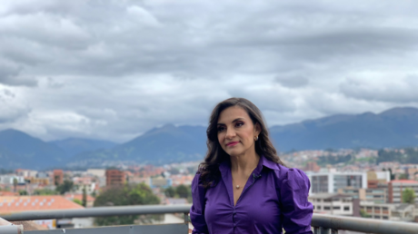 La vicepresidenta de Ecuador acude a la audiencia que discute su suspensión