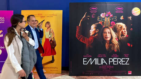 Autoridades de México intiman a cines que exhiben ‘Emilia Pérez’ por esta razón