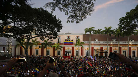 Trump dice que Venezuela acogerá a sus connacionales con situación irregular en EE.UU.