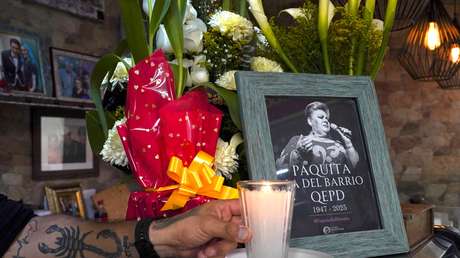 Canciones, lágrimas y flores: México despide a Paquita la del Barrio, la ‘diva del despecho’